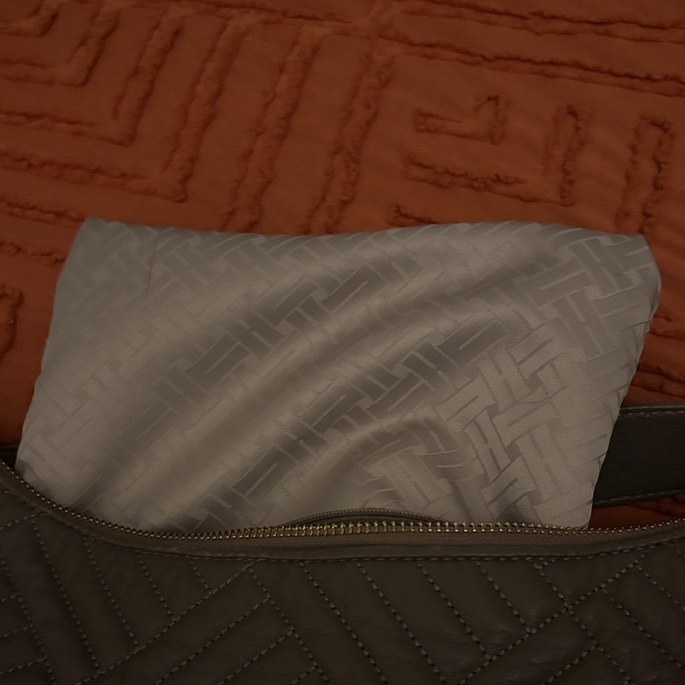 Cole Haan Elegant Quilted Hobo Bag in Tan! - Picture 8 of 9
